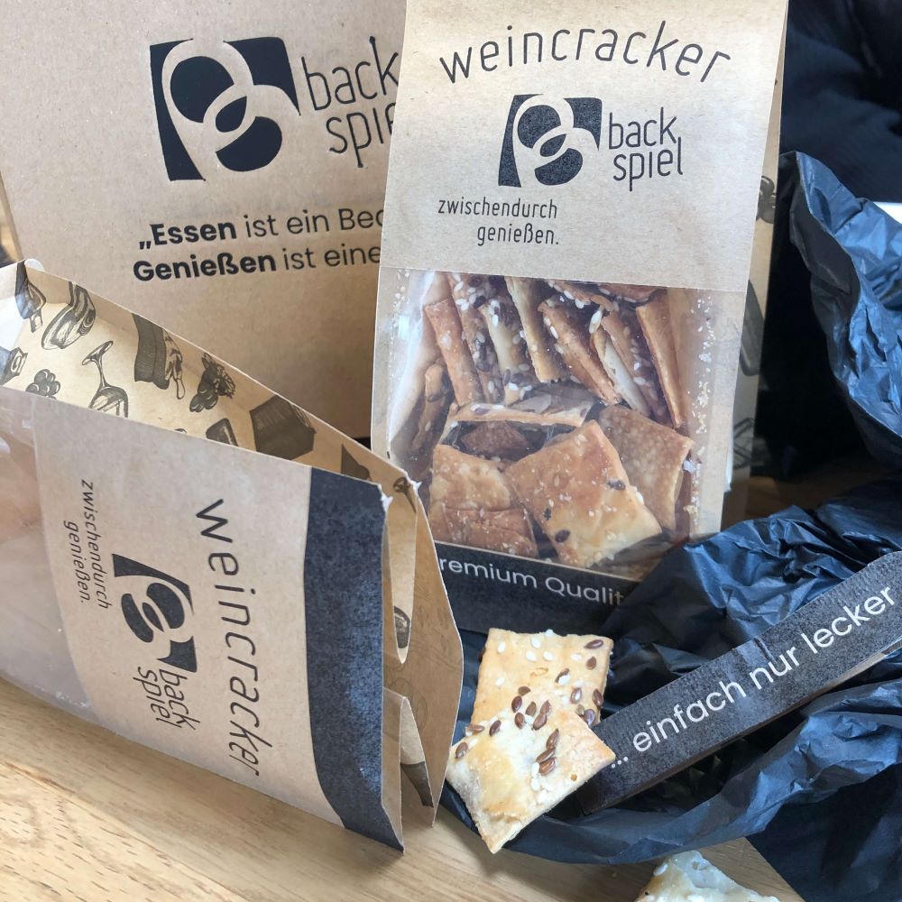 WeinCracker mit Sesam & Leinsamen
