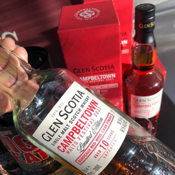 Glen Scotia 10 yrs old unpeated Bordeaux Red Wine Cask Finish Single Malt Whisky